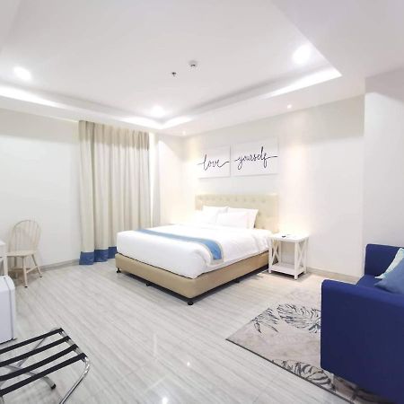 Hampton Suites Davao Exterior photo