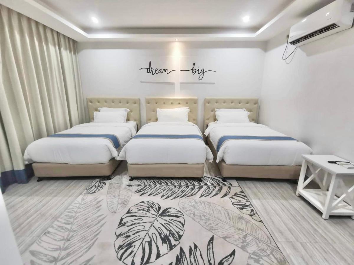 Hampton Suites Davao Exterior photo