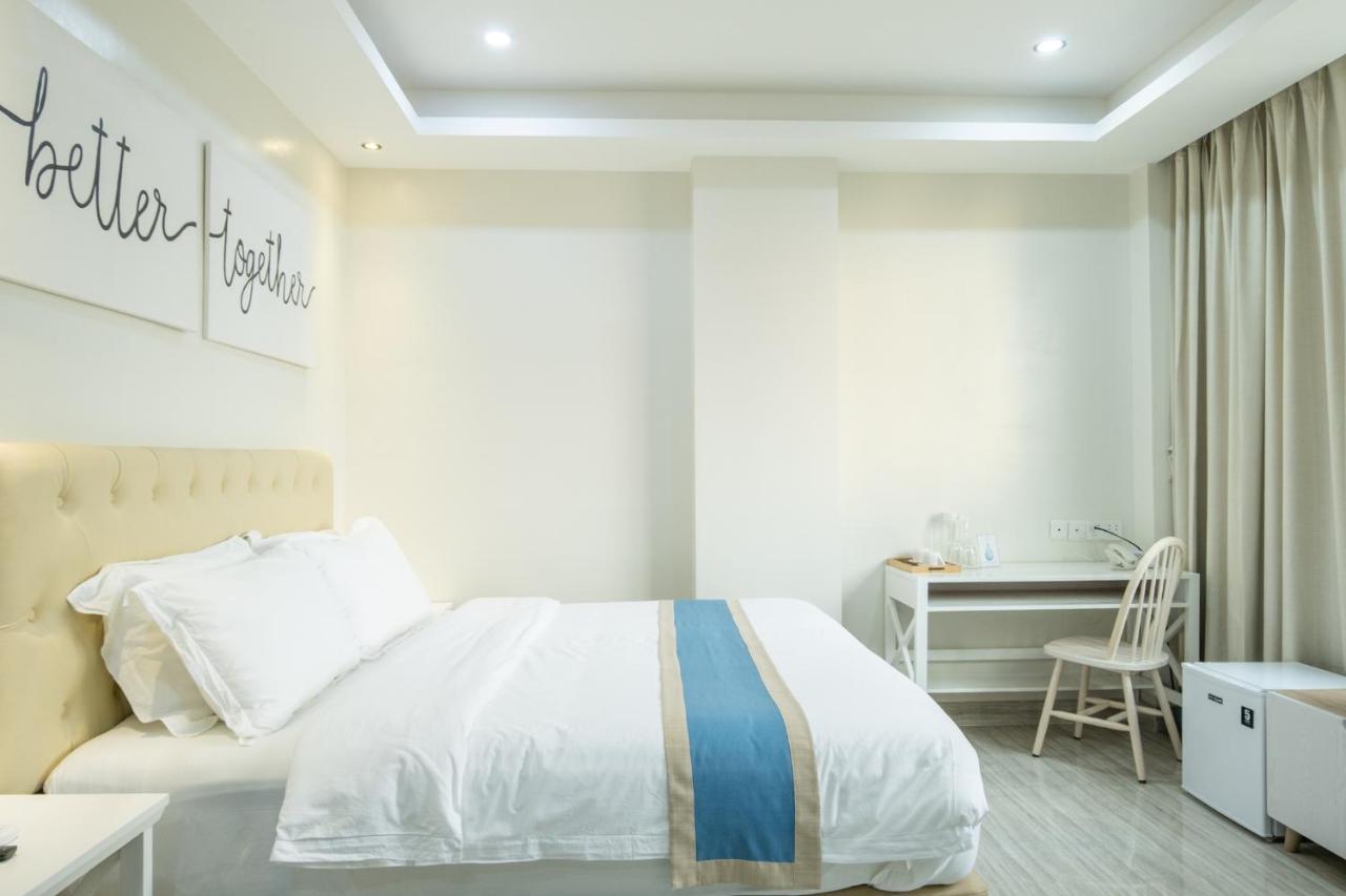 Hampton Suites Davao Exterior photo