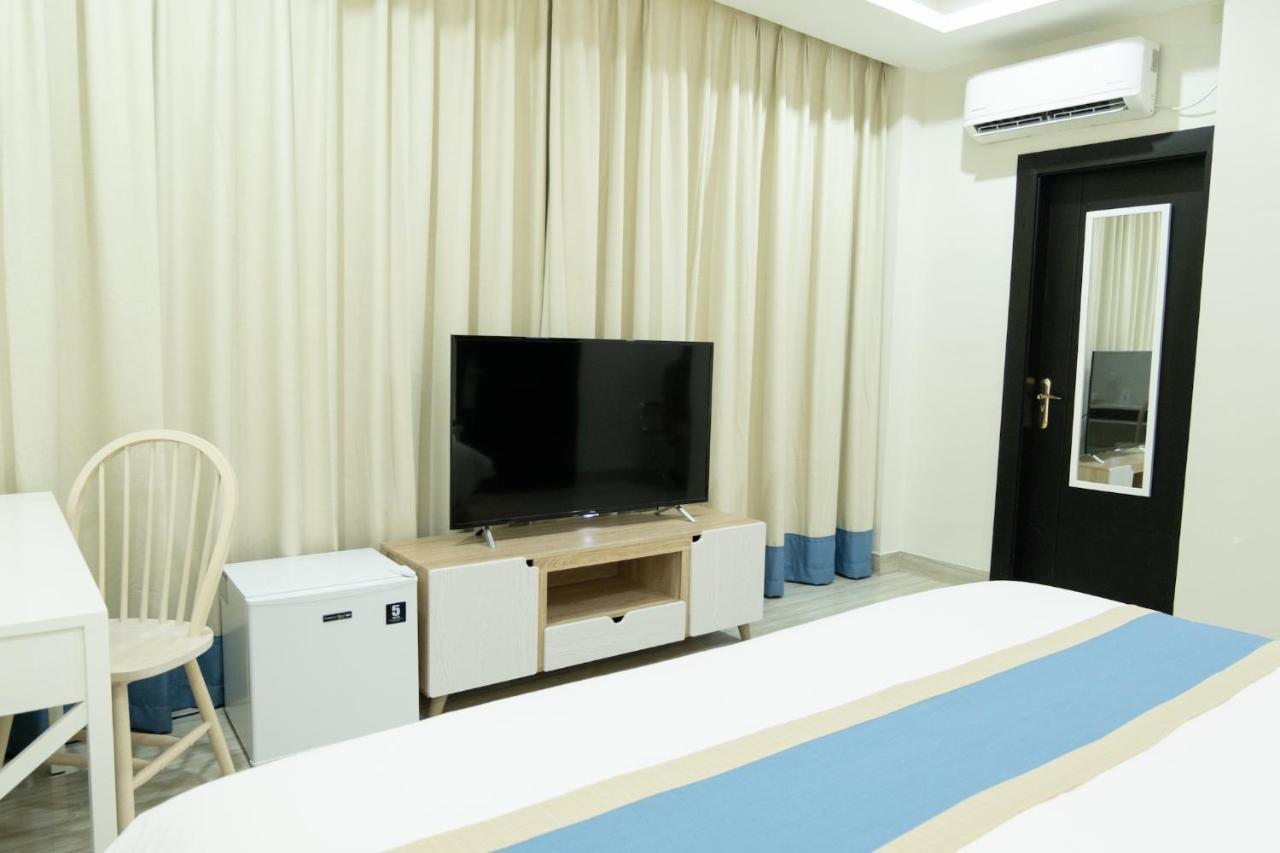 Hampton Suites Davao Exterior photo